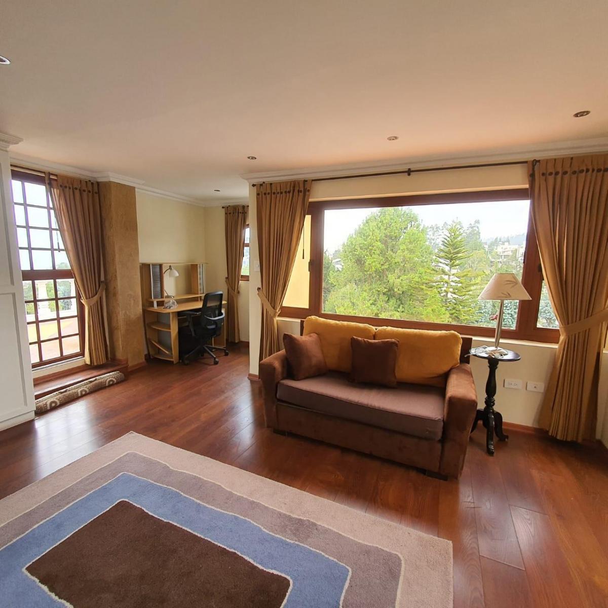Urb. Campo Alegre, Vendo Hermosa Casa 2500 m² Terr, 1500 m² Const. 5 Dorm.. Piscina, Guardianía — imagen 10