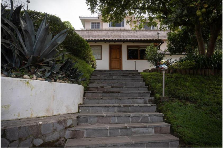 Urb. Campo Alegre, Vendo Hermosa Casa 2500 m² Terr, 1500 m² Const. 5 Dorm.. Piscina, Guardianía — imagen 6