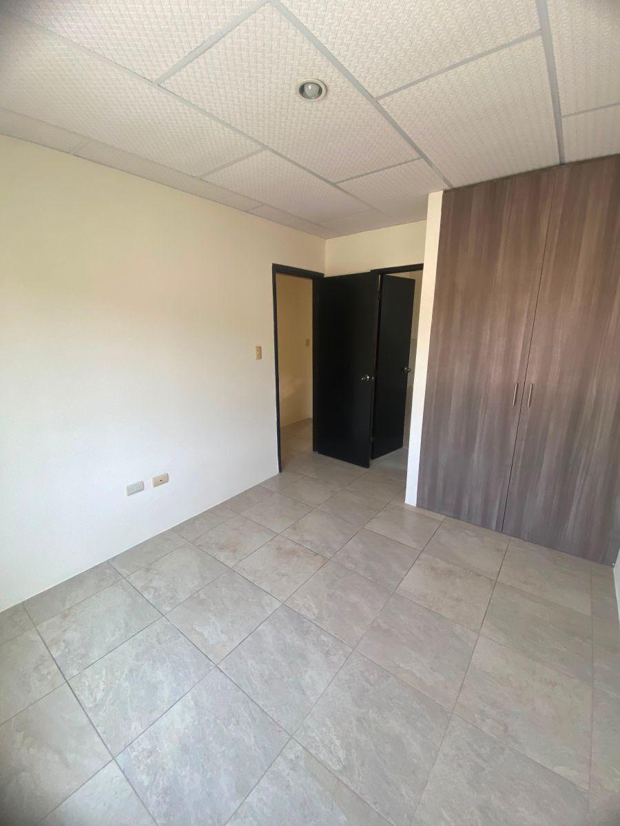 Casa en Venta – Urbanización La Rioja - Etapa Asturias - Av Leon Febres Cordero - Daule, Guayas — imagen 2