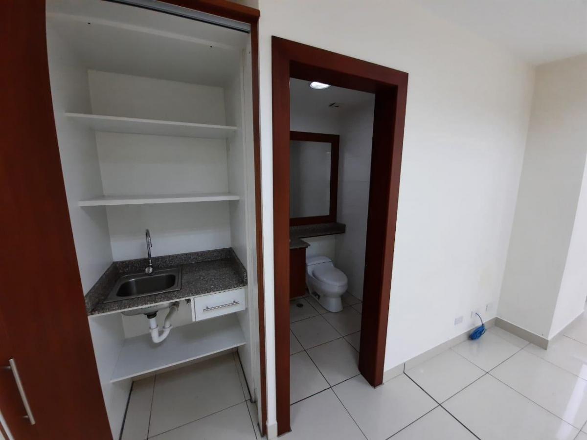 Hermosa Oficina de Venta! en Oportunidad — imagen 6