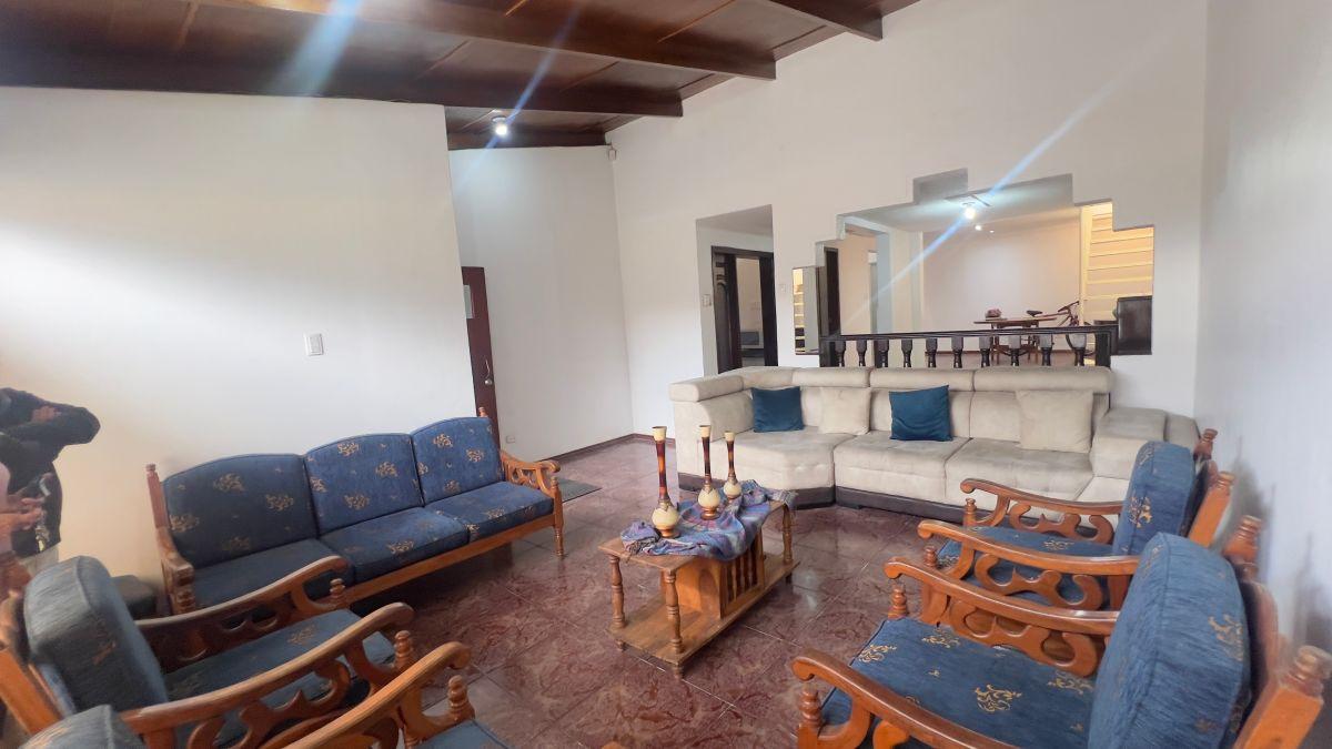 Oportunidad! Casa de Venta, 5 Dorm., Sector La Rumiñahui, Cerca Al Colegio Eloy Alfaro — imagen 8