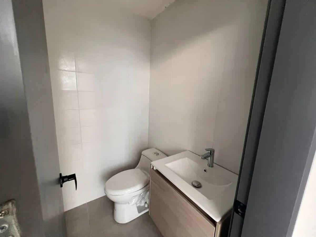 Oficina Comercial de 56 m² en Venta en Norte de Guayaquil, Guayas — imagen 9