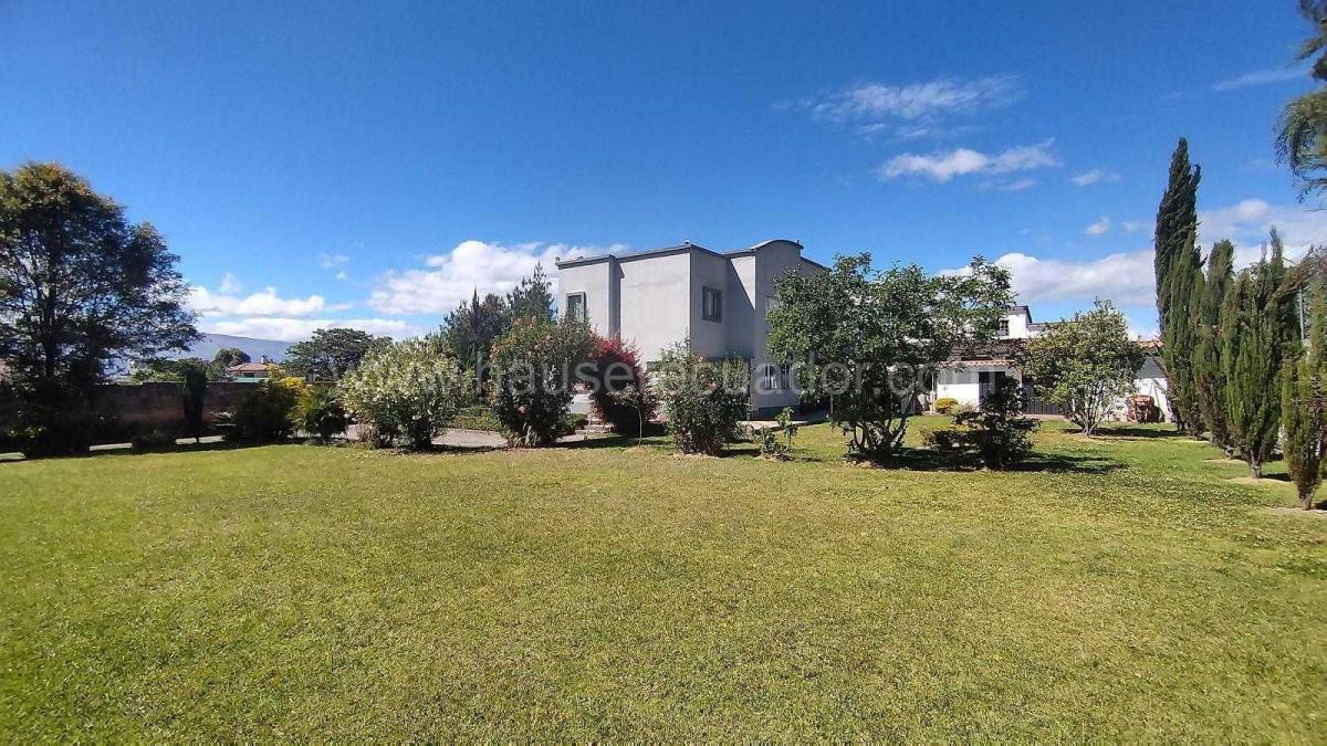 Casa con Terreno en Ontaneda– 4 Dorm., Balcón, Bbq, Área Verde, Sauna, Garaje y Seguridad 24/7 — imagen 4