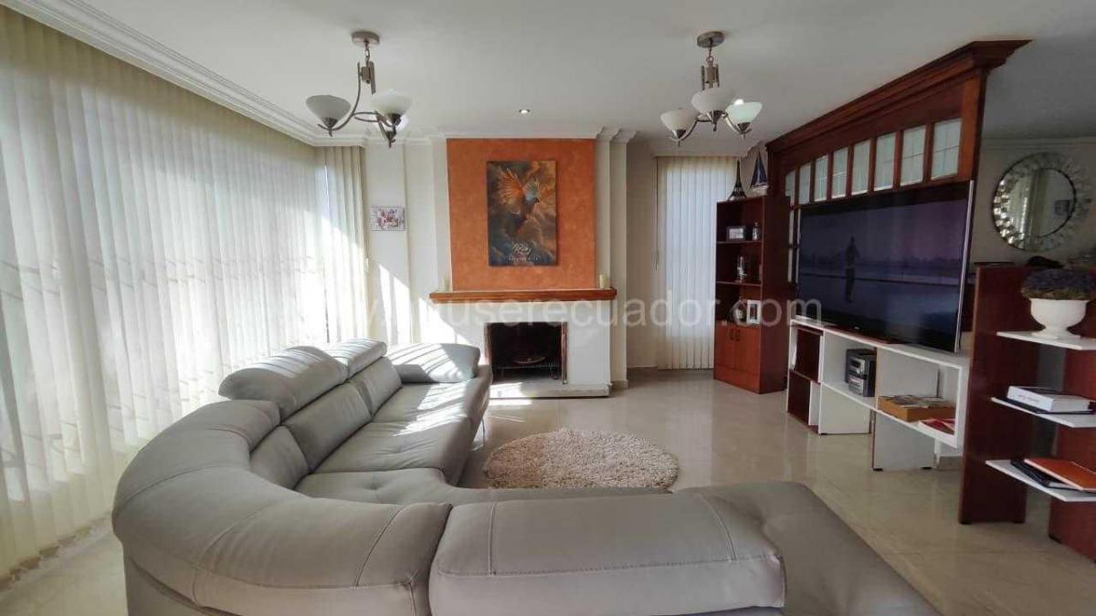 Casa con Terreno en Ontaneda– 4 Dorm., Balcón, Bbq, Área Verde, Sauna, Garaje y Seguridad 24/7 — imagen 3