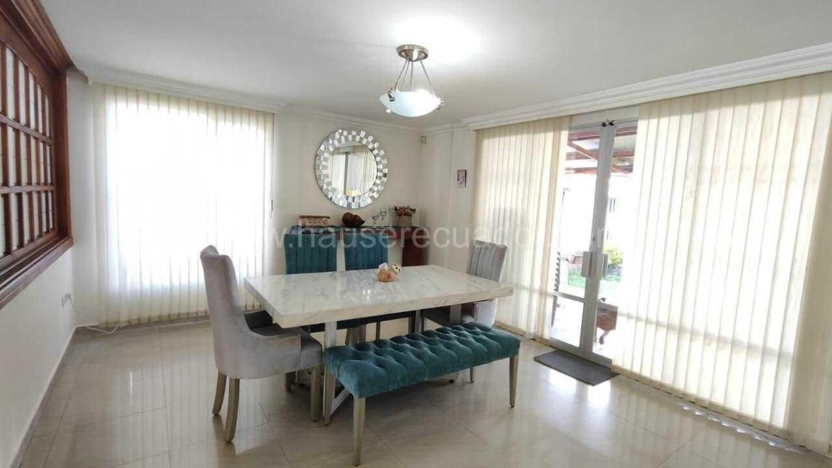 Casa con Terreno en Ontaneda– 4 Dorm., Balcón, Bbq, Área Verde, Sauna, Garaje y Seguridad 24/7 — imagen 2