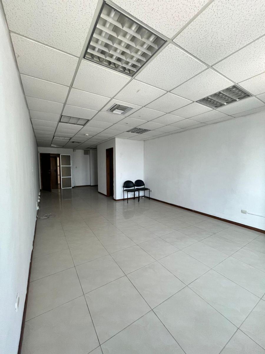 Oficina en Venta y Renta en Trade Building - Norte de Guayaquil, Guayas — imagen 2