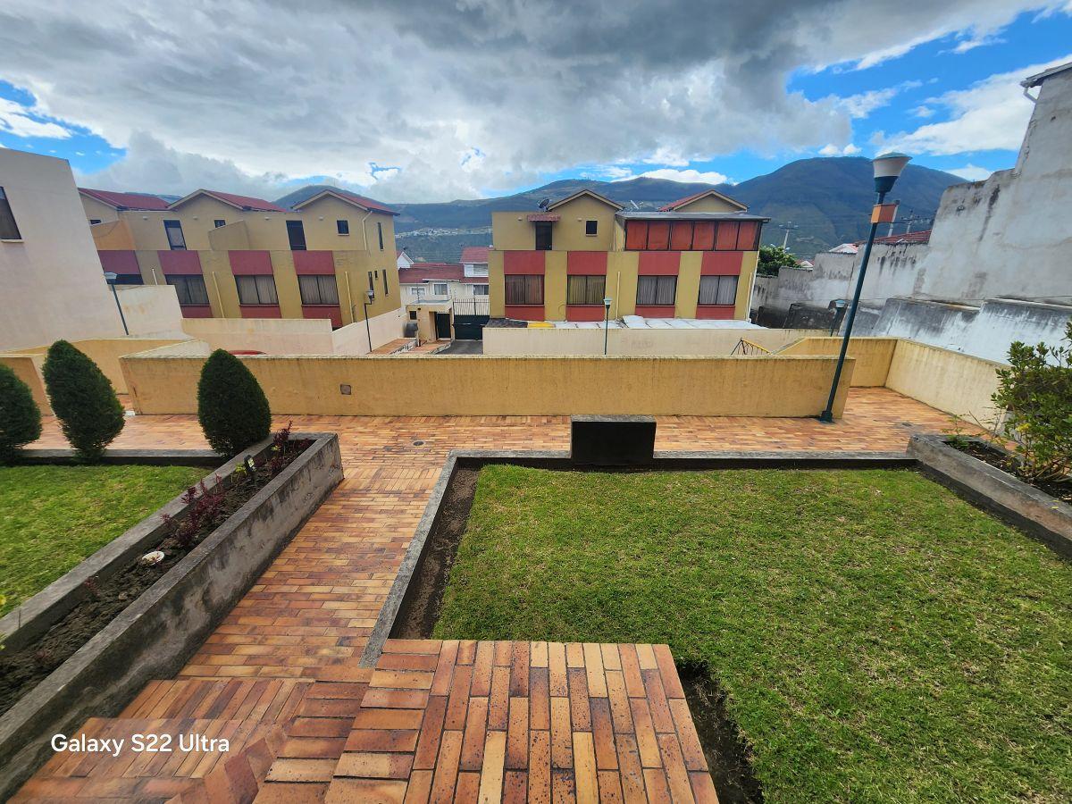Venta Casa Norte de Quito 4 Dorm. 2 Terrazas 1 Patio Pergola 204 m Univ. Sek — imagen 5