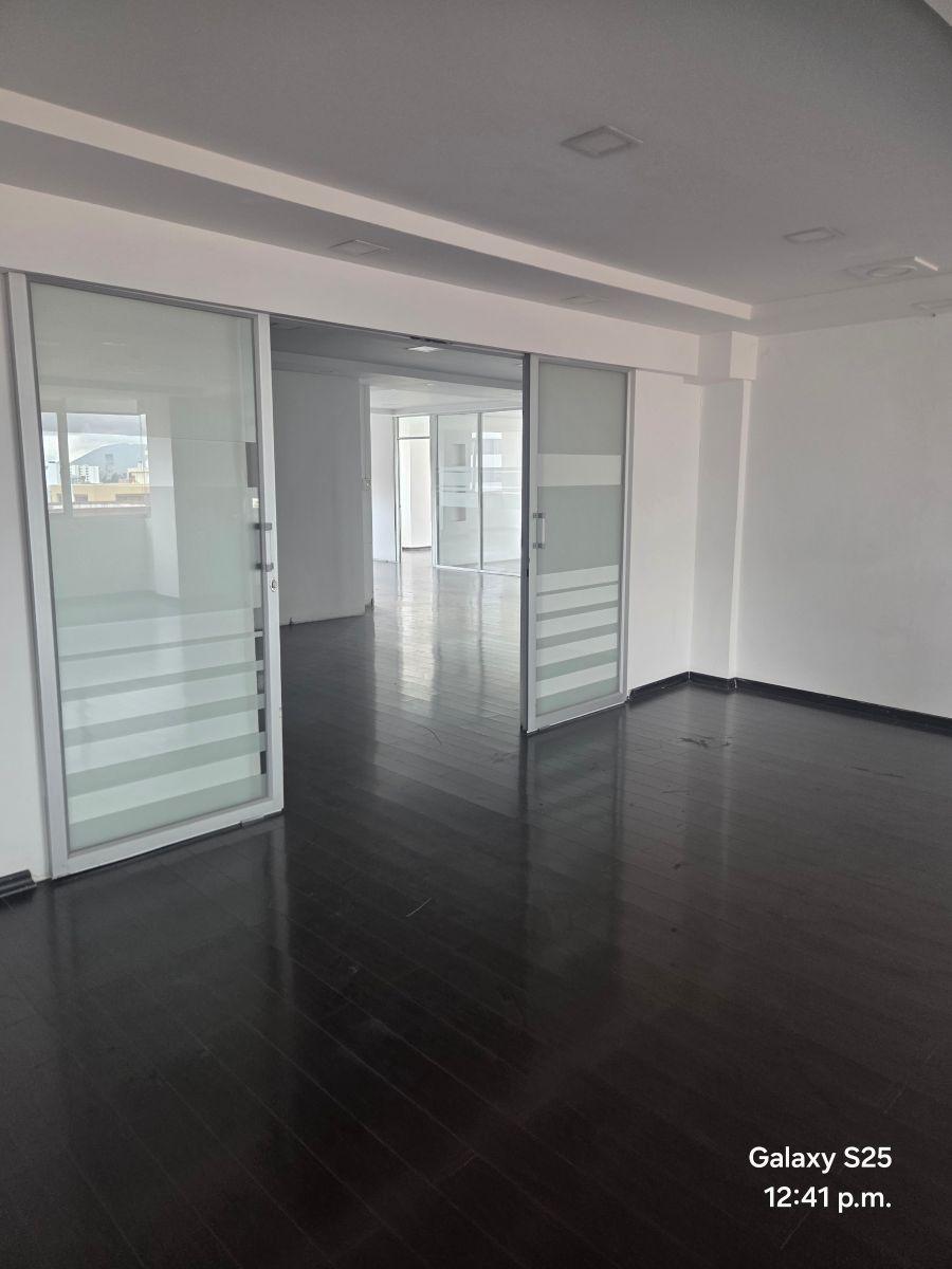 Piso Corporativo en Venta – Centro Norte de Quito, 732 m² — imagen 2