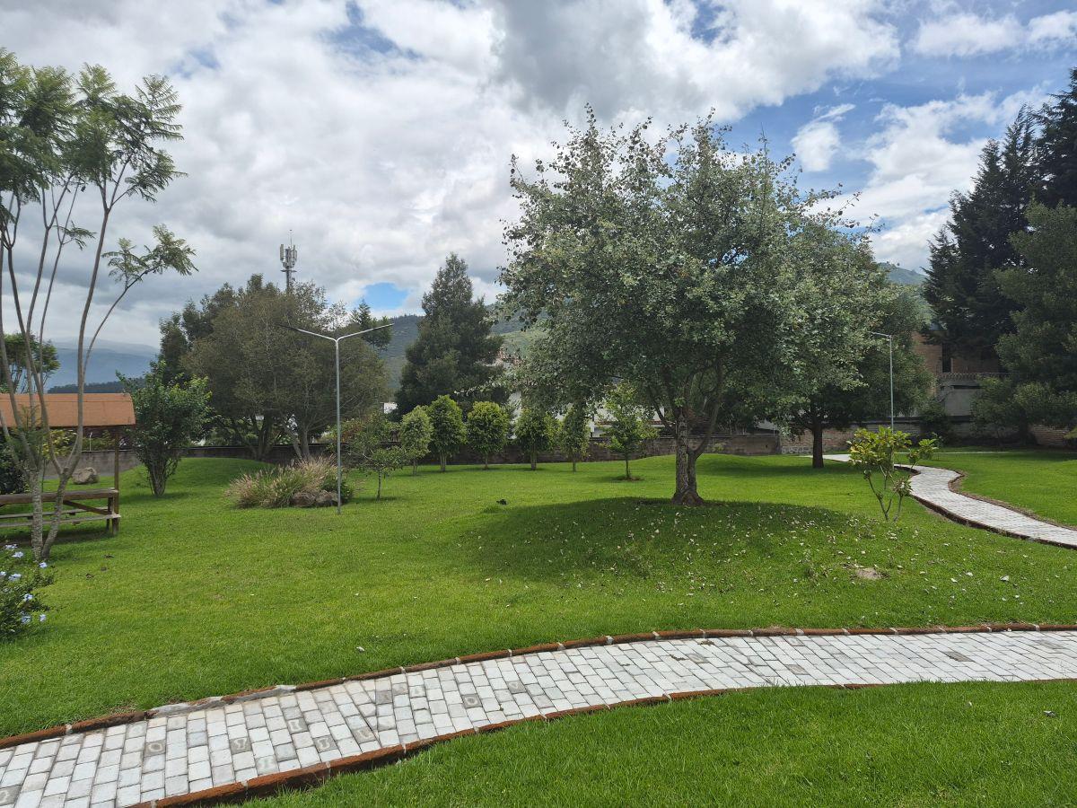 Casa con 3 Dorm. en Venta en Cumbayá, 440 m² de Terreno — imagen 10