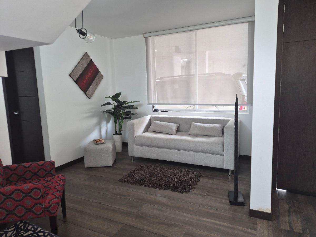 Casa con 3 Dorm. en Venta en Cumbayá, 440 m² de Terreno — imagen 9