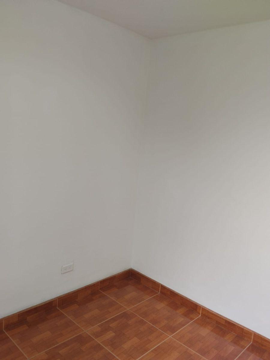 Calderón, Conjunto Los Capulíes, Vendo Casa con 3 Dormit. Garaje, Seguridad, Buena Ubicacion. Collas — imagen 2
