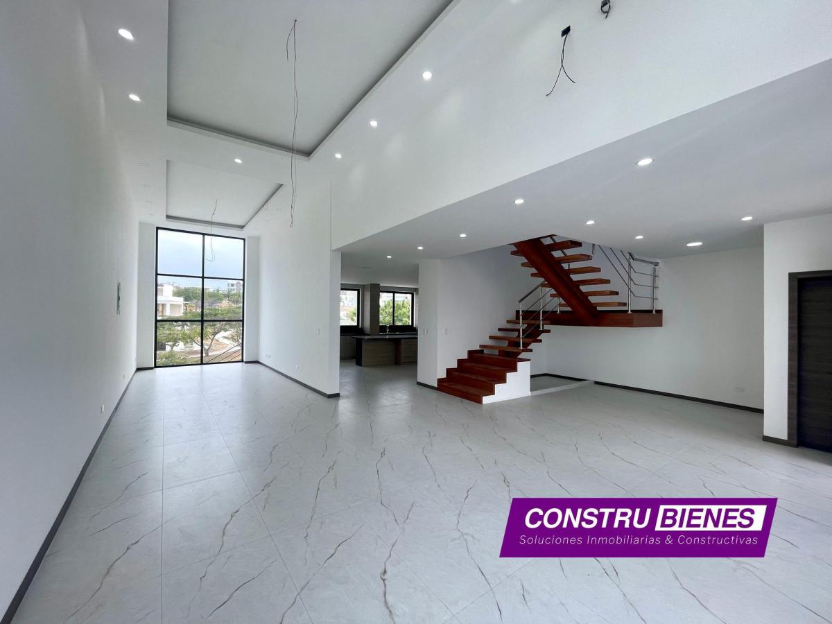 Casa con Piscina en Urbanización Ciudad del Mar, Manta, Manabí — imagen 10