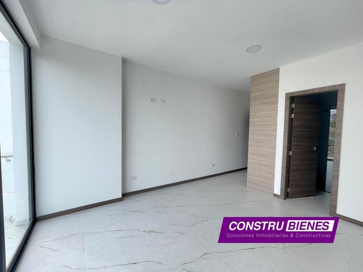 Casa con Piscina en Urbanización Ciudad del Mar, Manta, Manabí — imagen 2