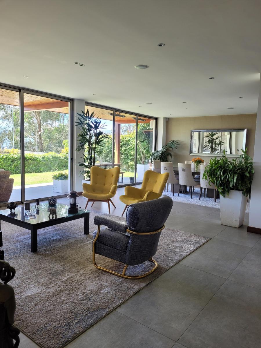 Moderna Casa de Venta en Miravalle — imagen 9