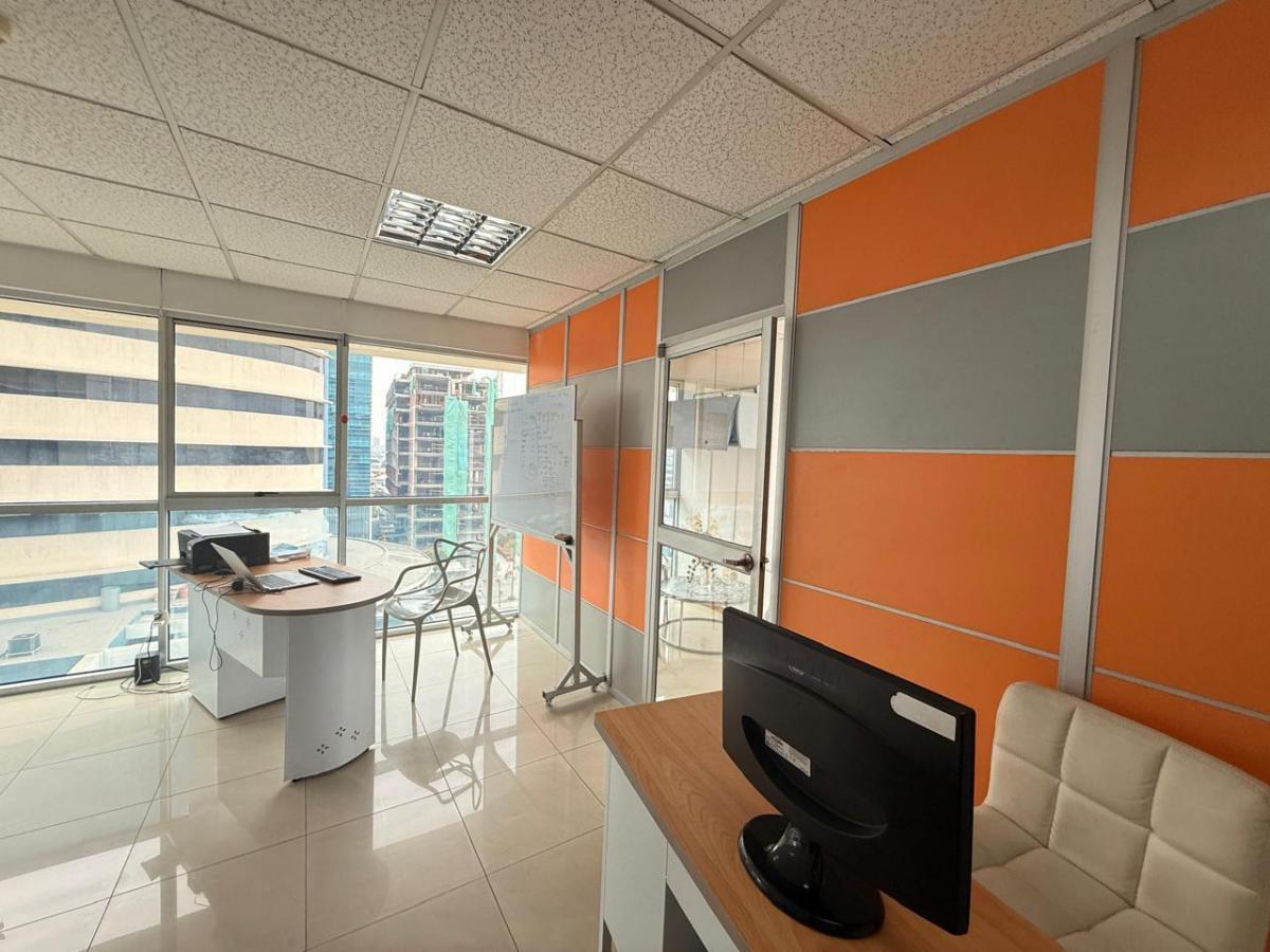 Venta de Oficina en Edificio Trade Building Torre B Piso 6, Guayas — imagen 2