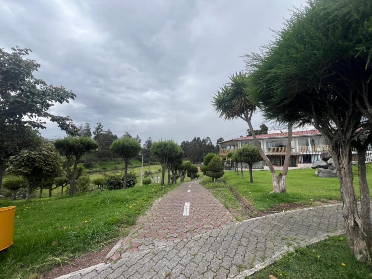En Venta. Terreno de 630 m² Más 60 m² de Uso Exclusivo Privado. Provincia de Pichincha — imagen 9