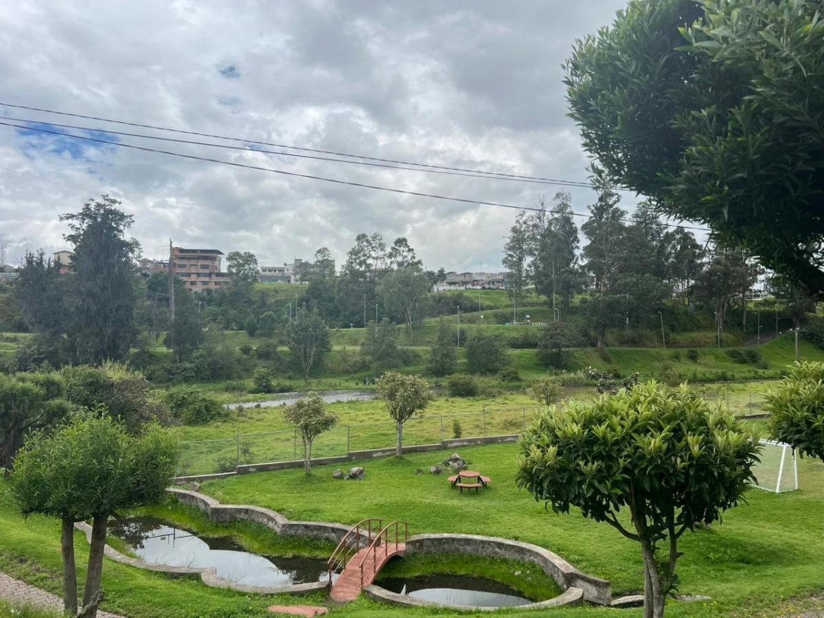 En Venta. Terreno de 630 m² Más 60 m² de Uso Exclusivo Privado. Provincia de Pichincha — imagen 2