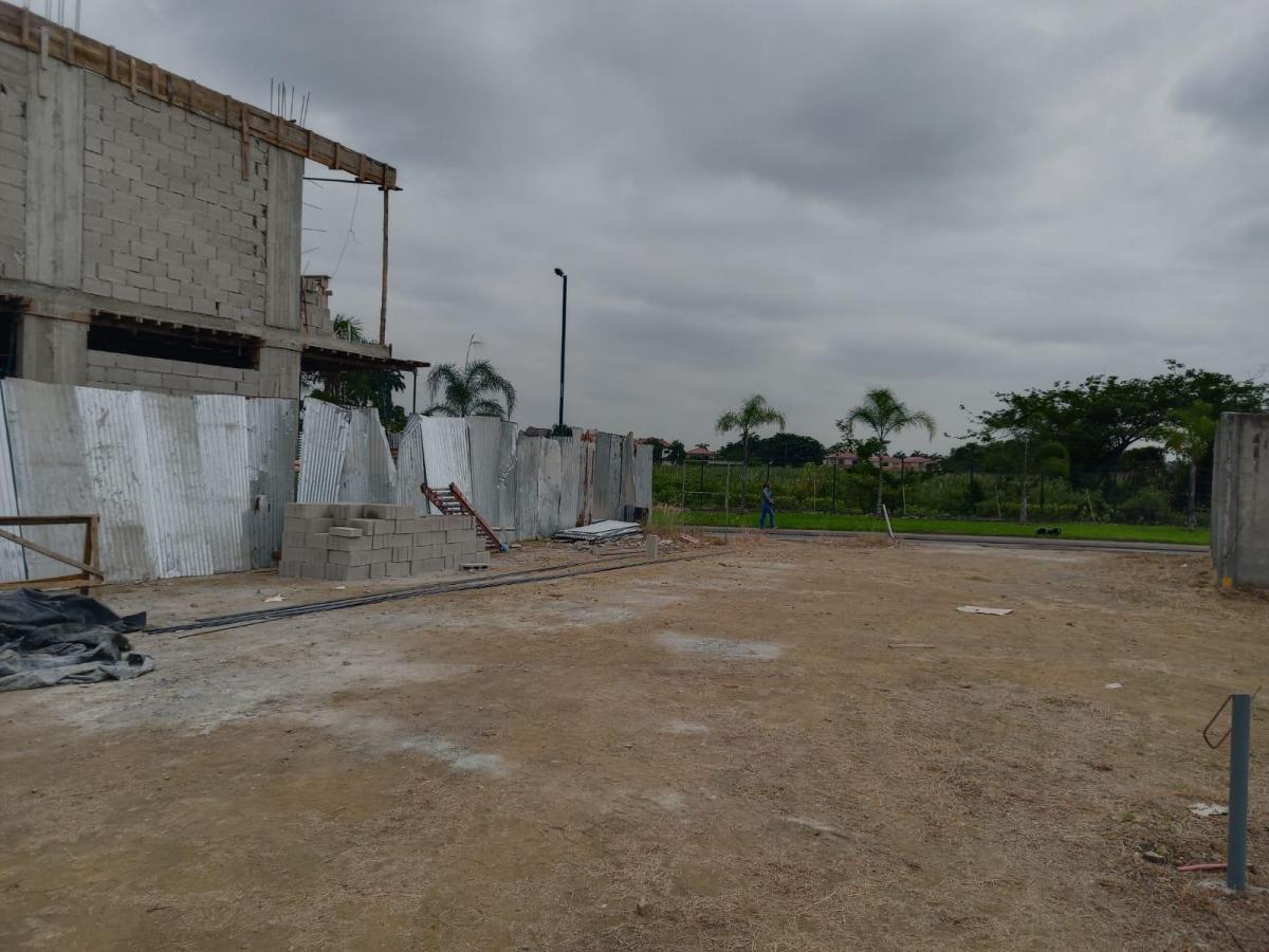 Venta de Terreno en La Urbanización Ciudad Celeste, 416 m², Samborondón, Guayas — imagen 6