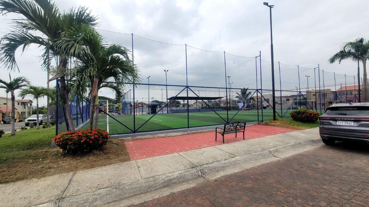 En Venta Casa en Villa Club Etapa Kripton - Mae. Recalde, Guayas — imagen 8