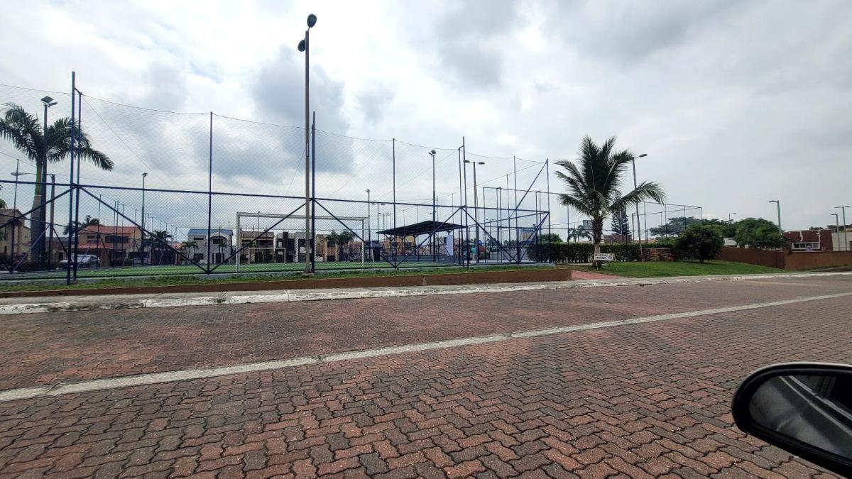 En Venta Casa en Villa Club Etapa Kripton - Mae. Recalde, Guayas — imagen 6