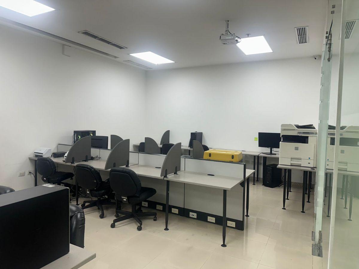 Vendo Espectacular Oficina Corporativa, Av Francisco de Orellana, Kennedy Norte, Iluminación Natural, Guayas — imagen 7