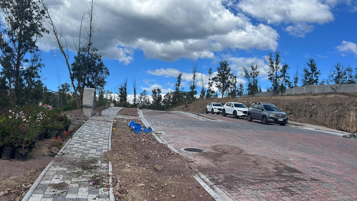 Tumbaco - Collaqui Terreno en Venta en Urbanizacion Nueva y Exclusiva — imagen 8