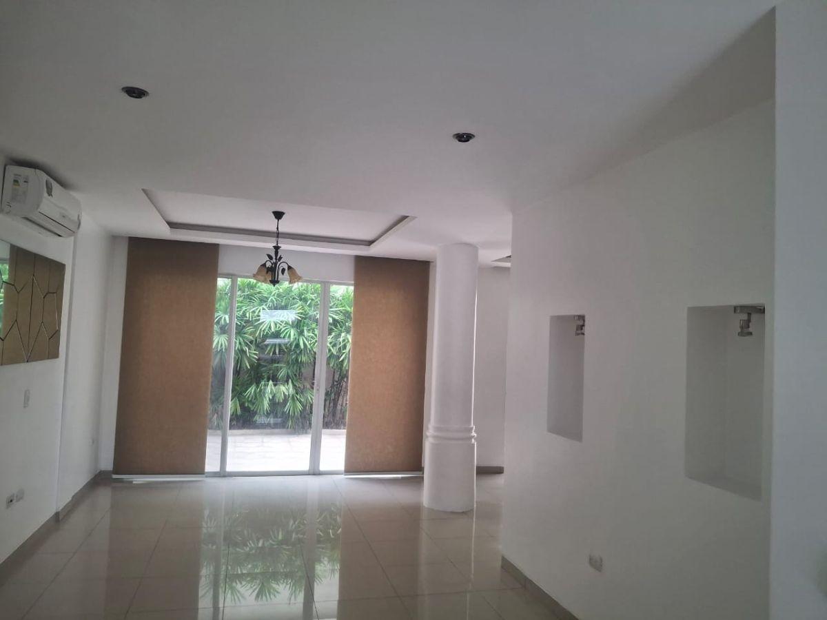Casa en Venta Urbanizacion Bosques de La Rioja, Samborondon, Guayas — imagen 7
