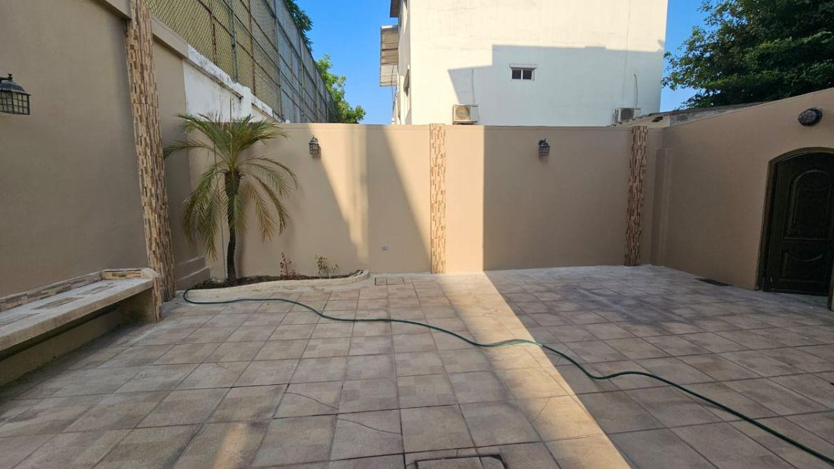 Casa en Venta Urbanizacion Bosques de La Rioja, Samborondon, Guayas — imagen 5