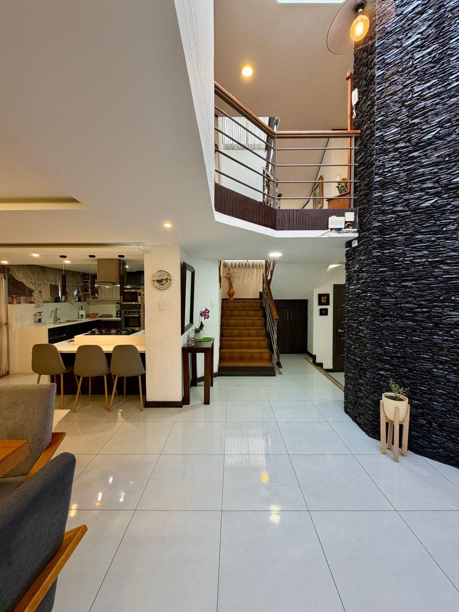 Casa de 5 Habitaciones - en Venta - El Pinar Bajo - 317 m² — imagen 2