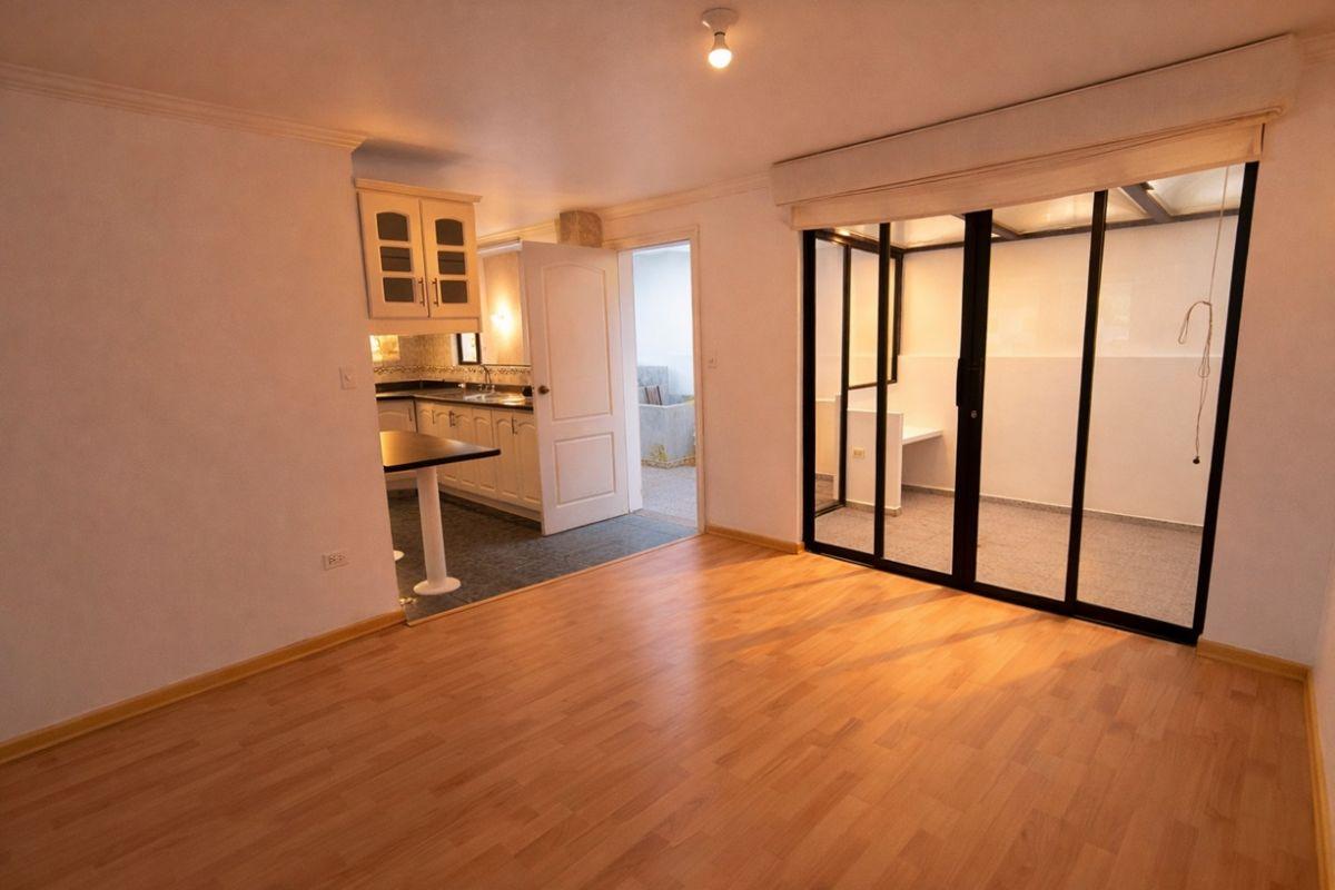 Casa con Terraza (En Donde Se Puede Construir Suit) — imagen 9