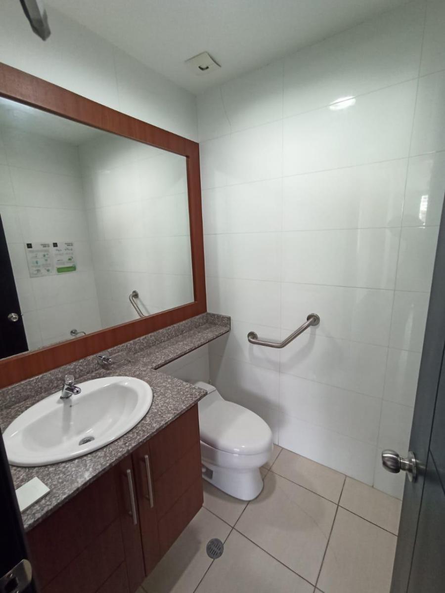 Oficina de Venta o Renta en Edificio de Lujo. Provincia de Pichincha — imagen 7