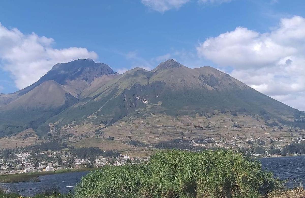 Vendo Terrenos en El Lago San Pablo, Imbabura — imagen 2