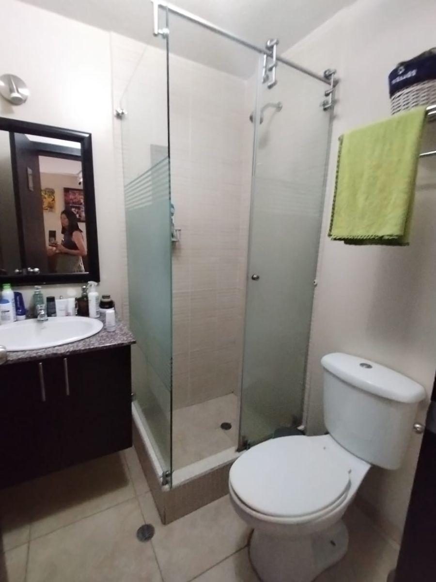 Casa de 190 m² con 4 Habitaciones en Venta en Pomasqui — imagen 5