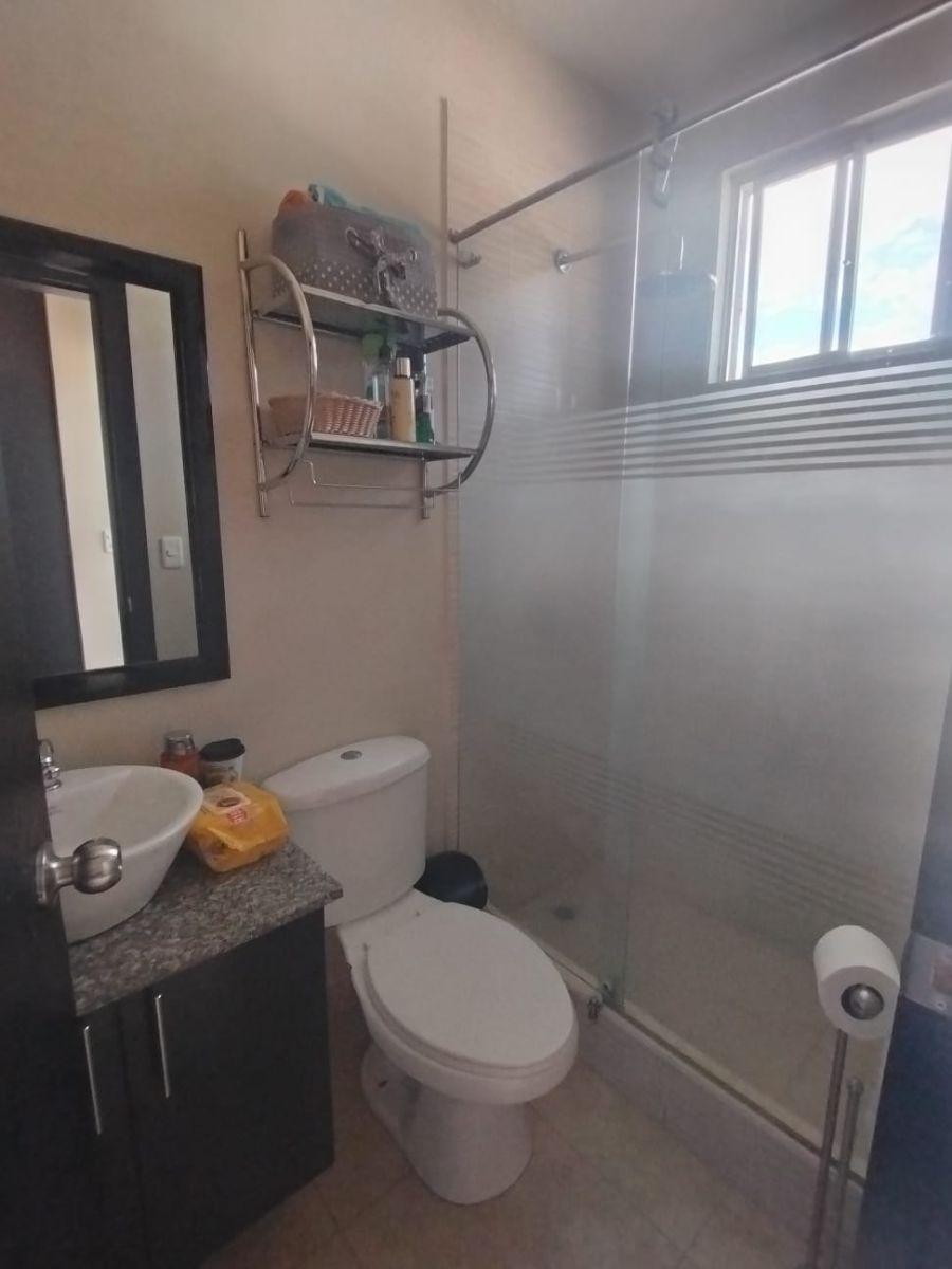 Casa de 190 m² con 4 Habitaciones en Venta en Pomasqui — imagen 3