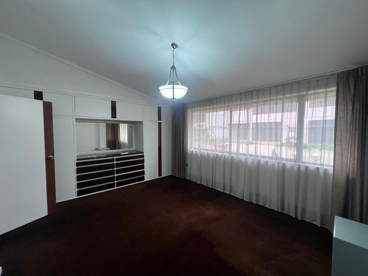 Exclusiva Residencia de 707 m² en El Pinar Alto con Terrazas y Jardines — imagen 8