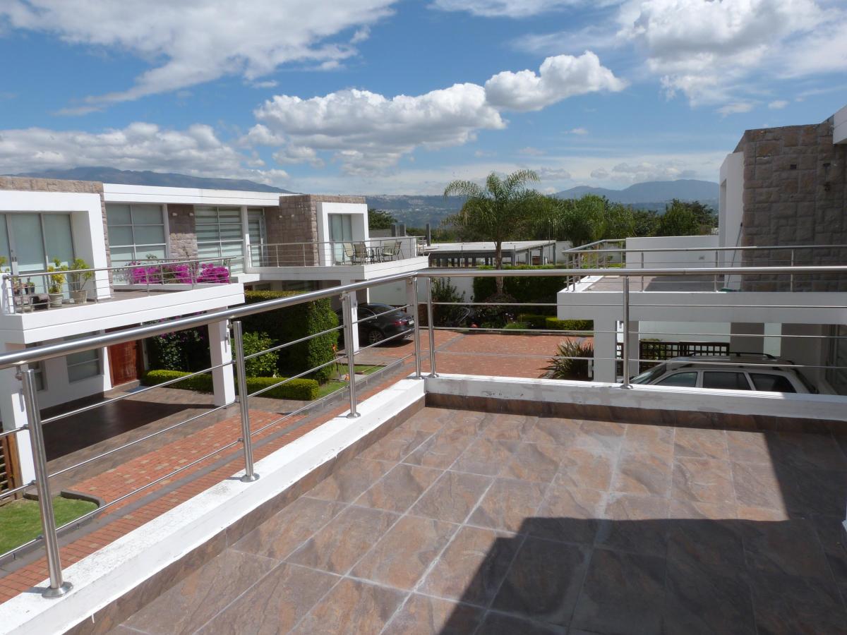 Tumbaco Casa en Venta 341 m² en Conjunto Moderna Patio — imagen 9