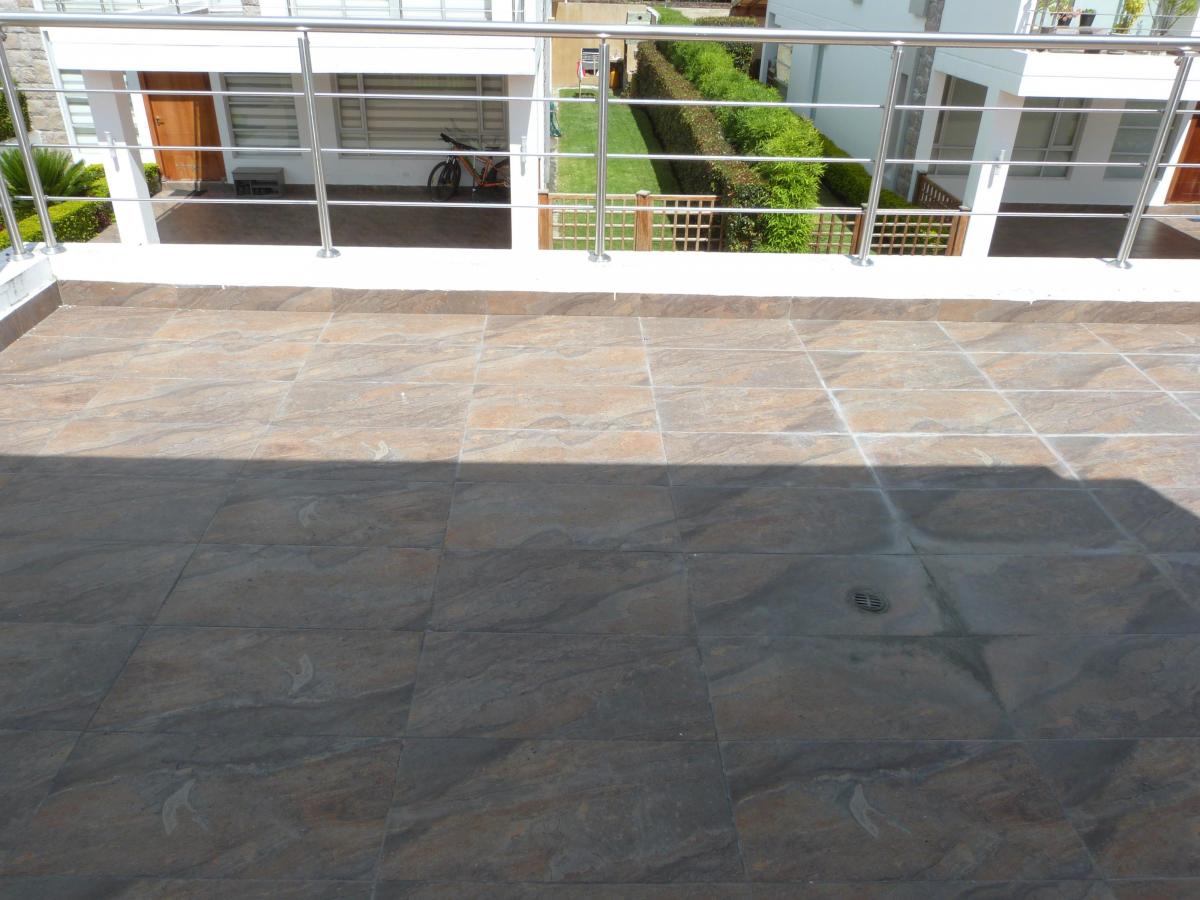 Tumbaco Casa en Venta 341 m² en Conjunto Moderna Patio — imagen 8