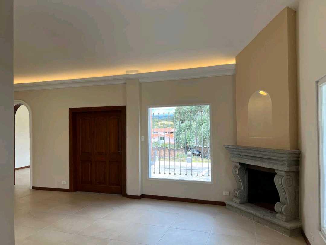 Venta Terreno, Casa Estreno un Solo Nivel, Lotizacion Cashapamba — imagen 8