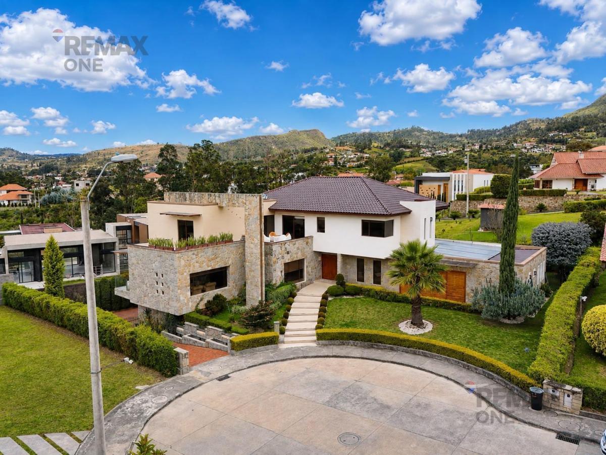 En Venta Casa de Lujo en Colinas de Challuabamba, Azuay — imagen 10