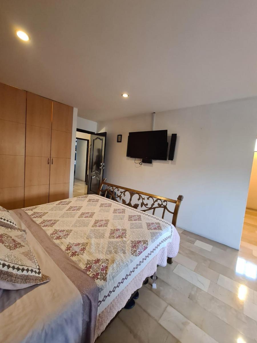 En Venta Lujosa y Moderna Casa de Oportunidad en Ciudad Celeste, Vía Samborondon, Guayas — imagen 5