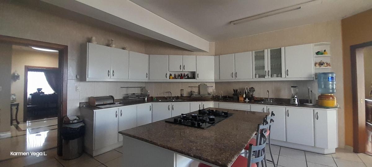 Oportunidad de Venta González Suárez Pent - House de Lujo 402 m² | 4 Habitaciones | 4 Parqueaderos — imagen 10