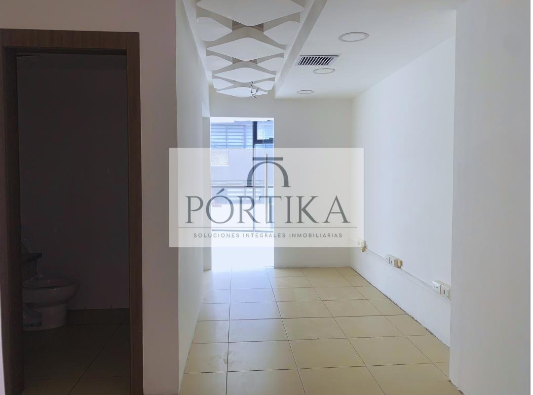 Venta Oficina con Divisiones - Emporium - Puerto Santa Ana, Guayas — imagen 9