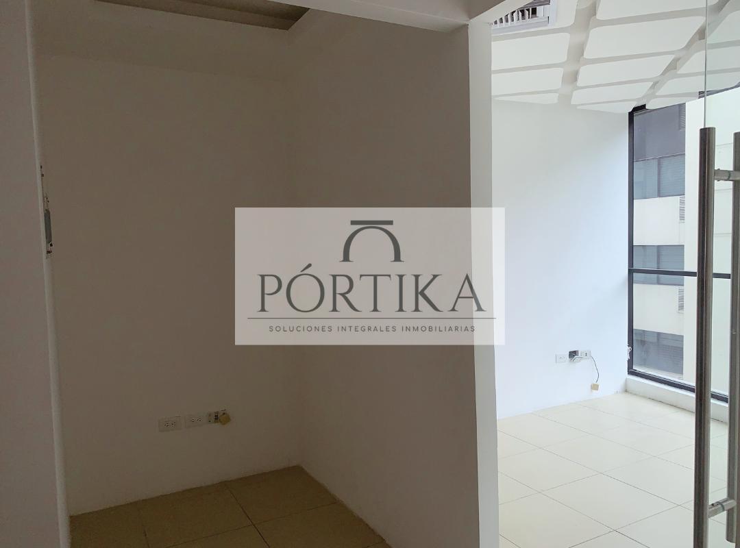 Venta Oficina con Divisiones - Emporium - Puerto Santa Ana, Guayas — imagen 6