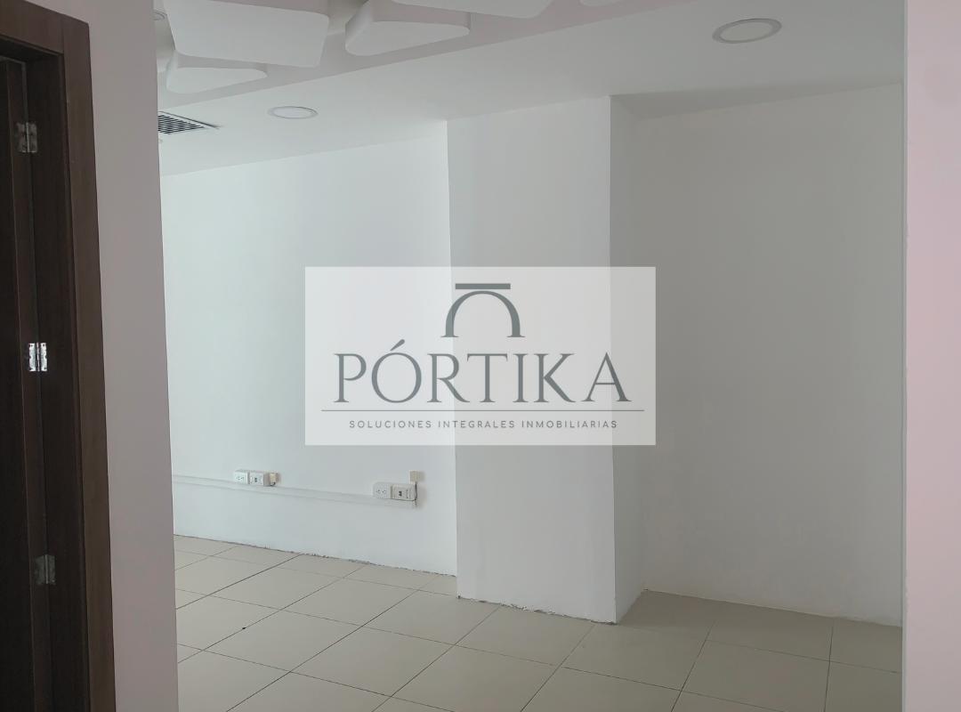 Venta Oficina con Divisiones - Emporium - Puerto Santa Ana, Guayas — imagen 2