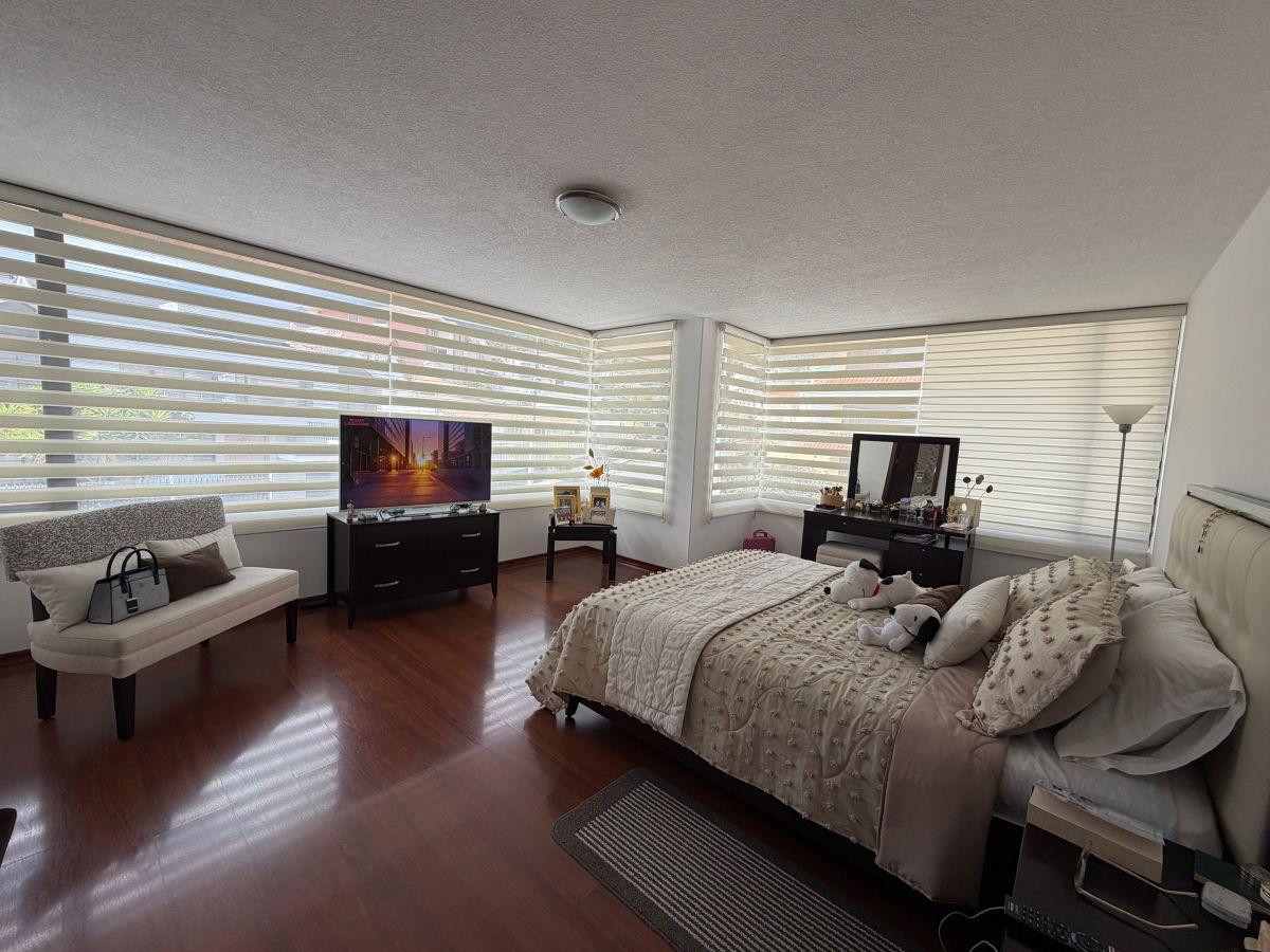 Casa en Venta Urbanización El Condado 4 Dorm. Totalmente Remodelada — imagen 10
