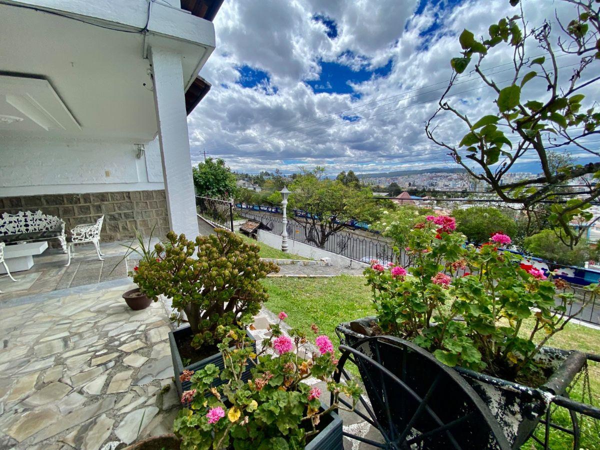 H/ Miraflores, Casa Independiente Esquinera en Venta 359.900usd 4 Dorm. — imagen 6