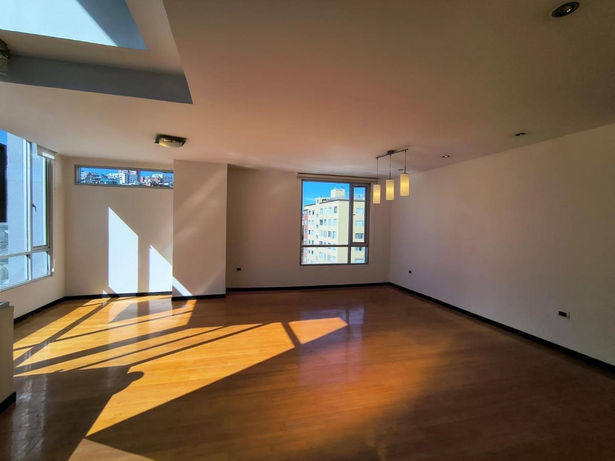 Duplex 2d + 2 Parqueaderos, Sector Cne Bosmediano en Venta — imagen 9