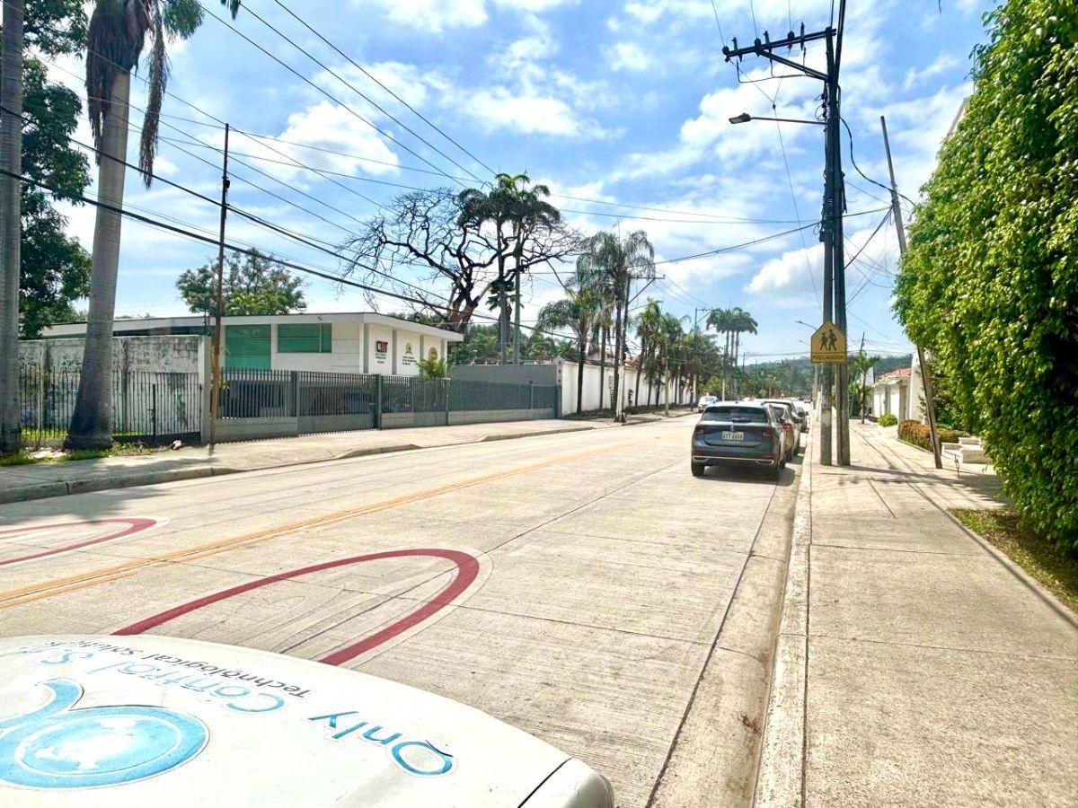 Vendo Propiedad Urdesa Comercial Zarc - 2 Ave Otto Arosemena Gomez. Ideal Oficinas, Clínicas, Comercio, Guayas — imagen 9