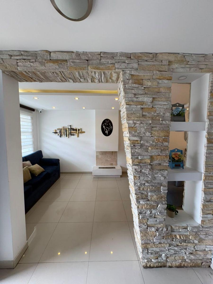 Linda Casa en Venta 3 Dorm Marianitas de Calderon — imagen 2