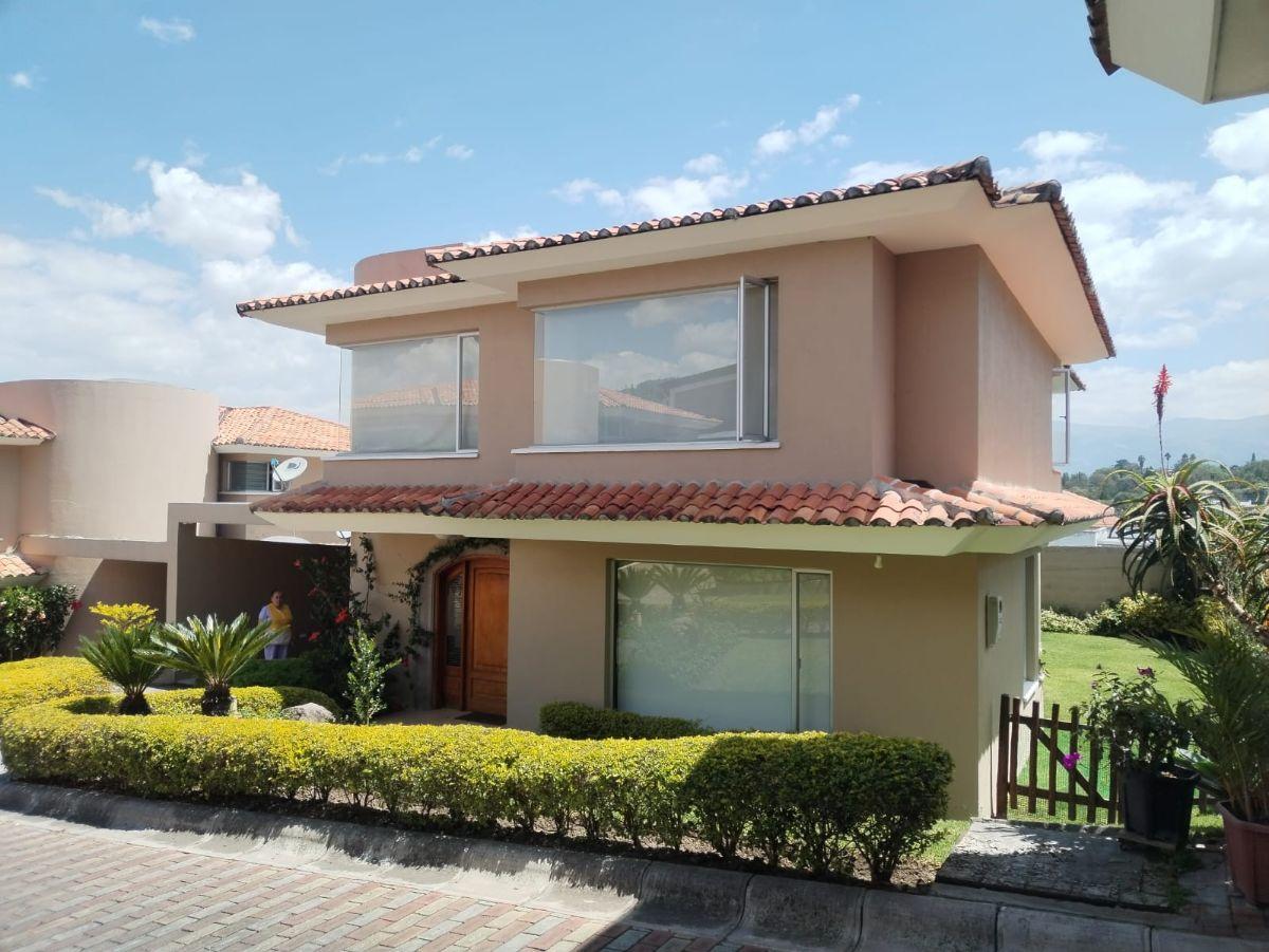 Cumbayá Sector Santa Inés Casa en Venta 3 Dorm. Sala Tv en Conjunto Jardín — imagen 9